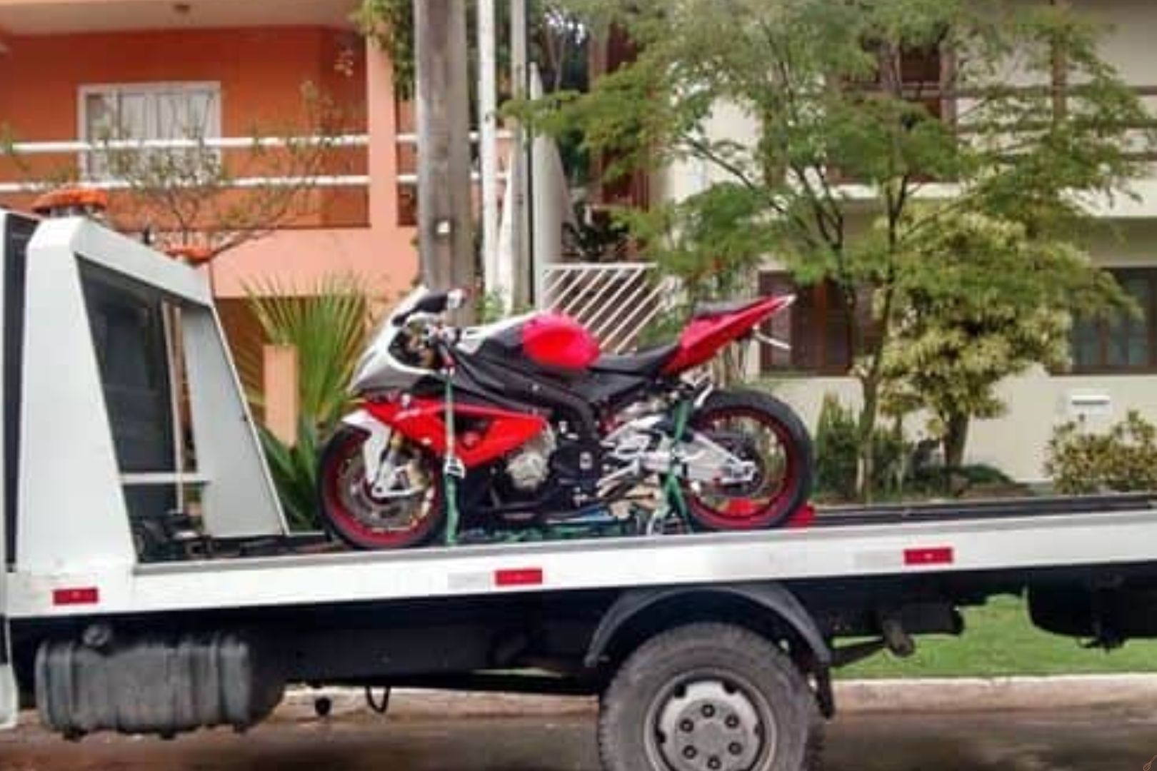 dicas com guincho para moto e precos medios