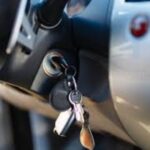 o que fazer com chave travada na ignicao